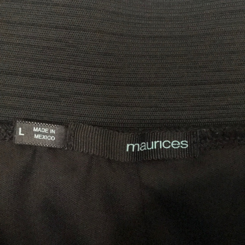 Maurice’s Scrunched black skirt - Picture 3 of 4